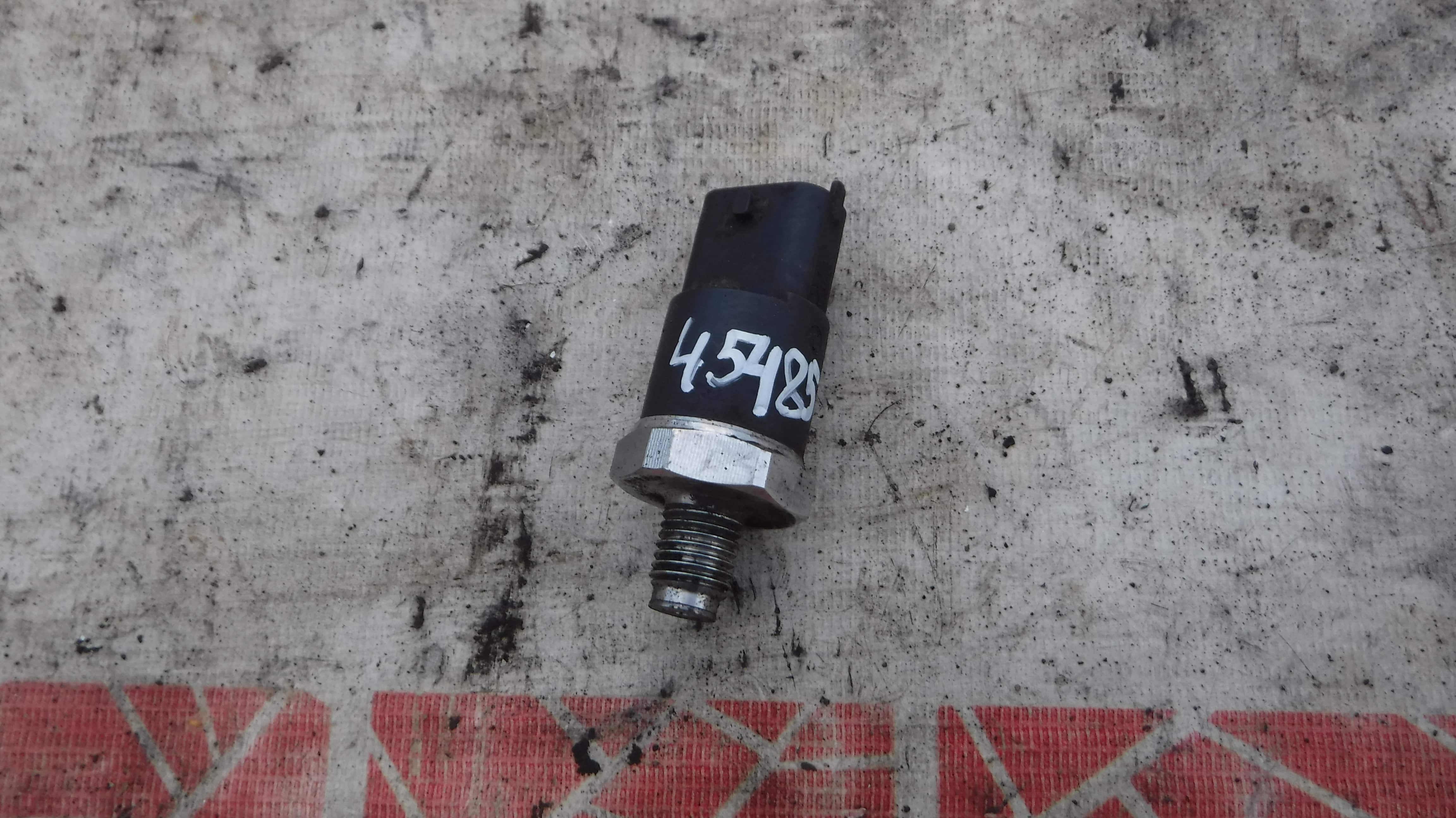 Датчик давления топлива Рено премиум Renault Premium DCI320 2005 0281002405